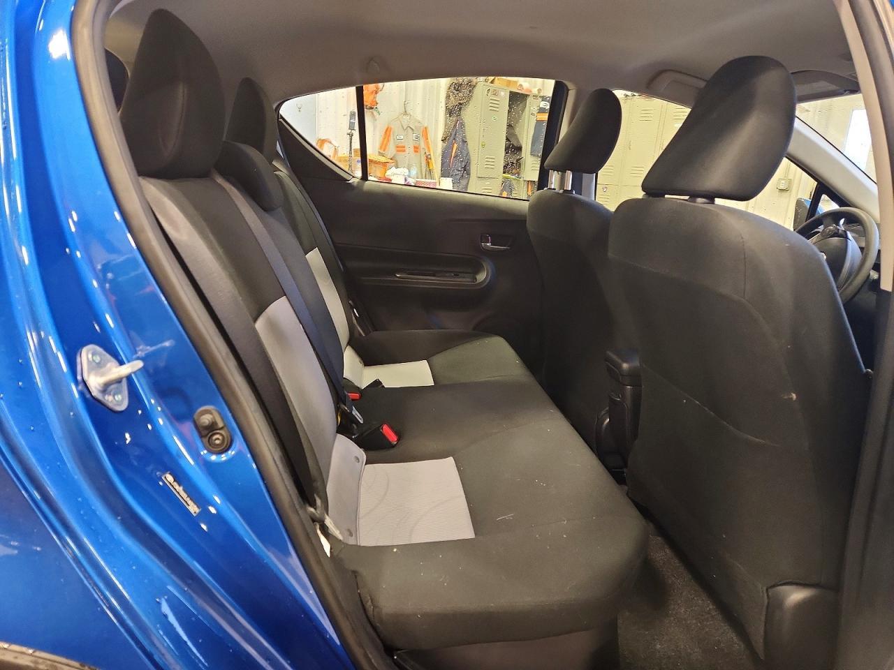 2018 TOYOTA Prius c