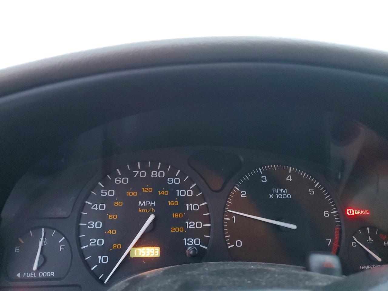 2001 SATURN Sl2