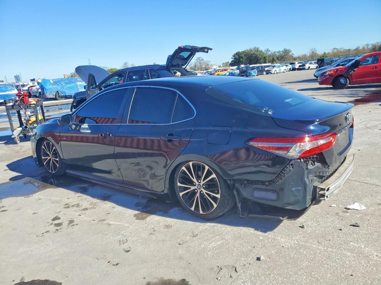 2018 TOYOTA CAMRY