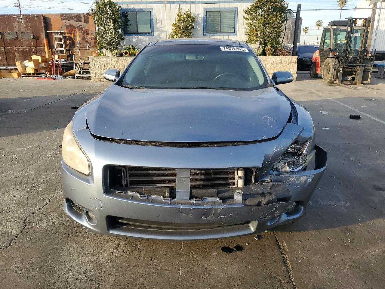 2011 NISSAN Maxima