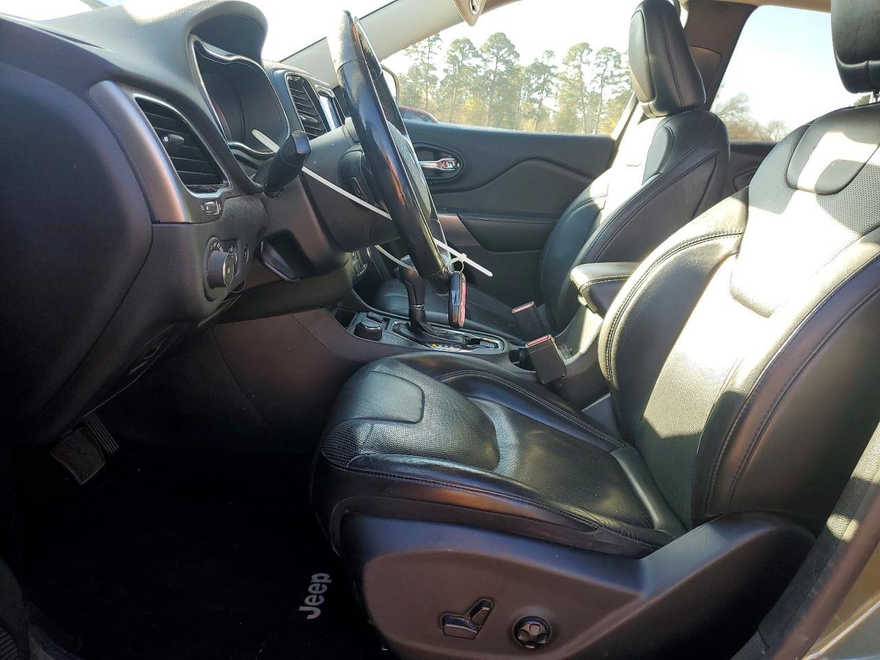 2019 JEEP CHEROKEE