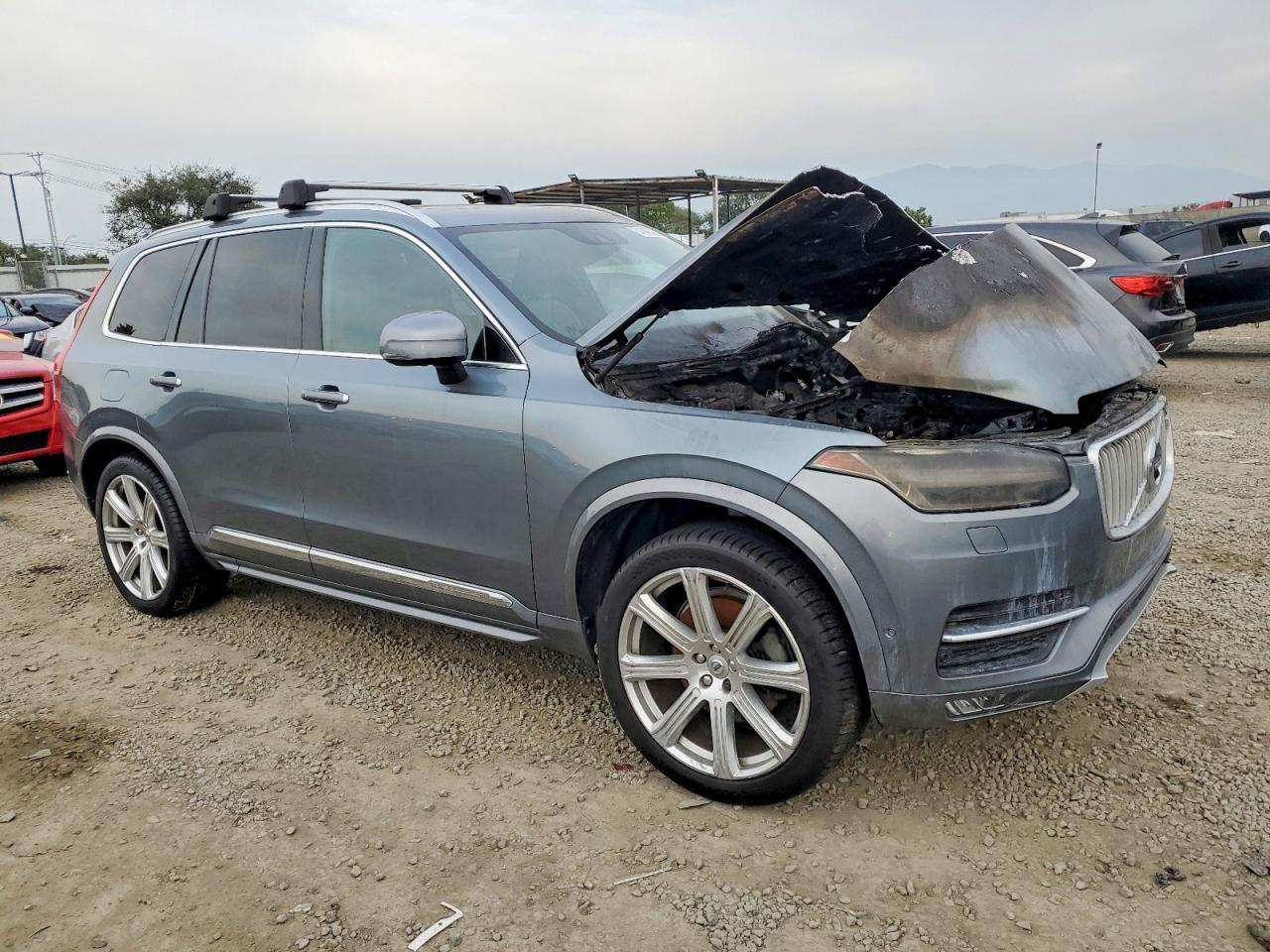 2018 VOLVO XC90