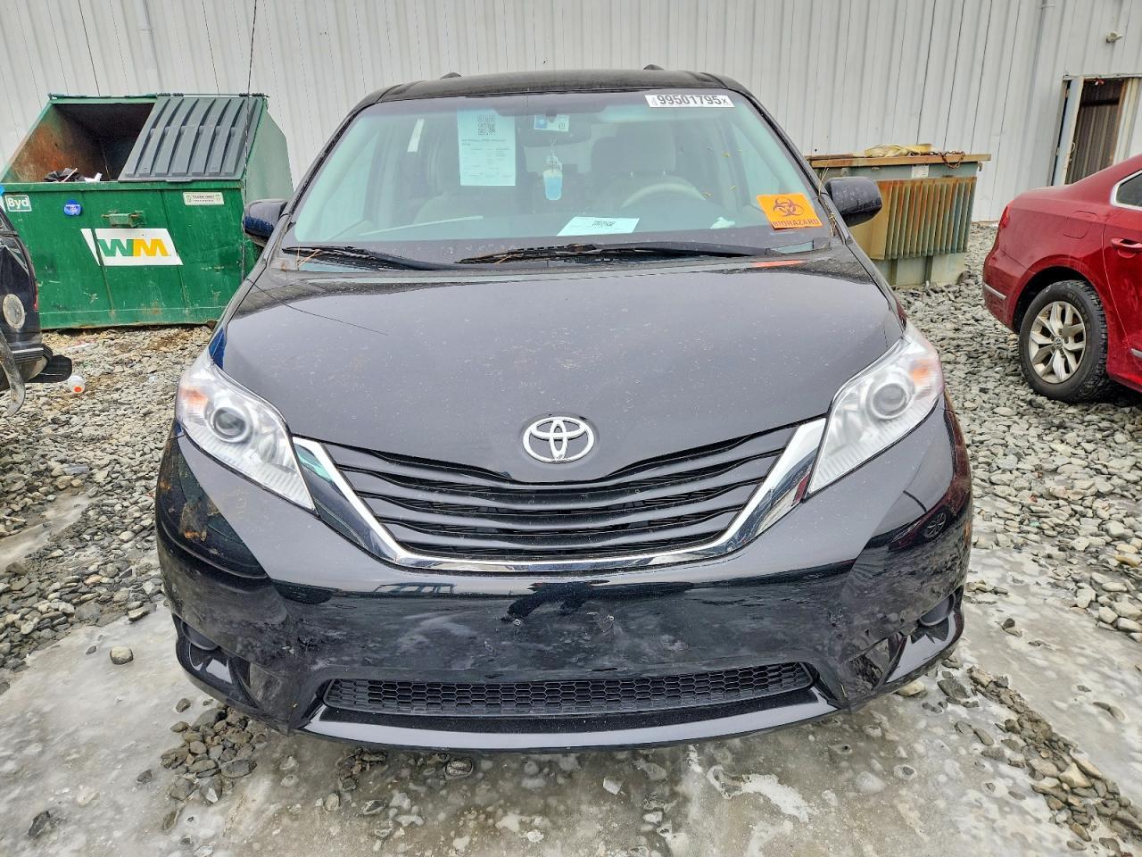 2014 TOYOTA SIENNA