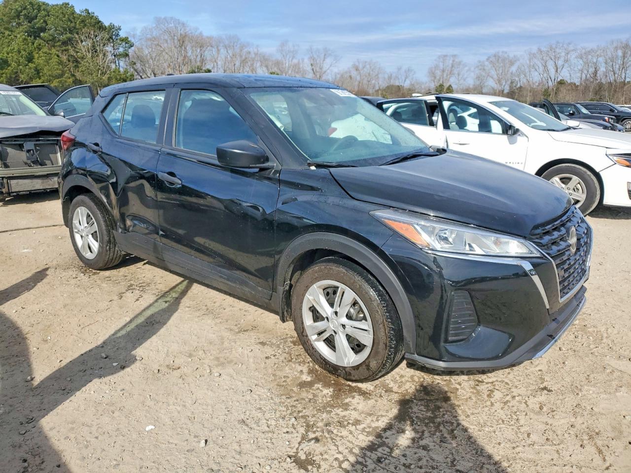 2024 NISSAN KICKS