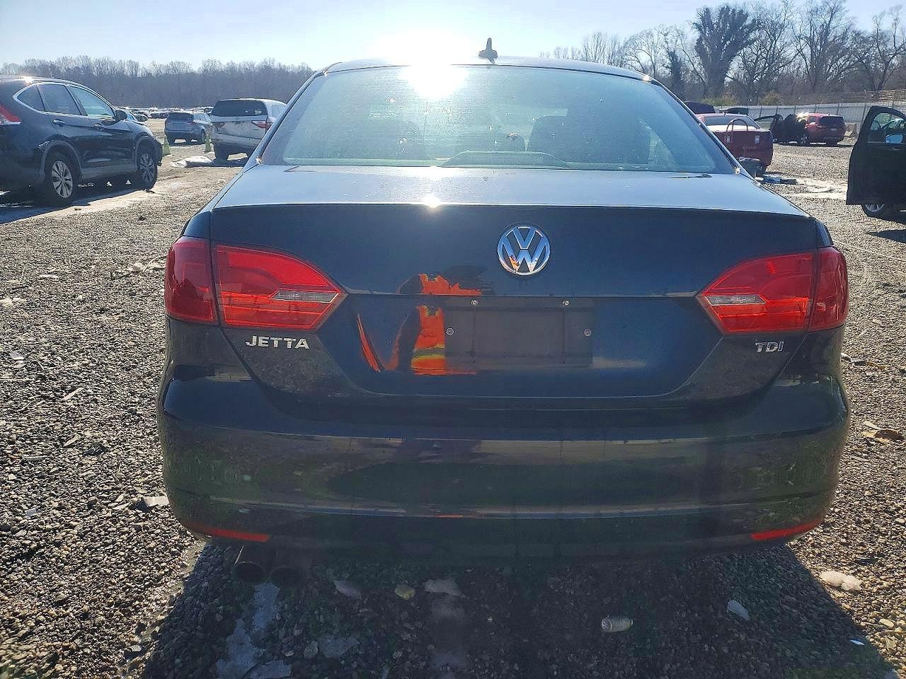 2011 VOLKSWAGEN JETTA
