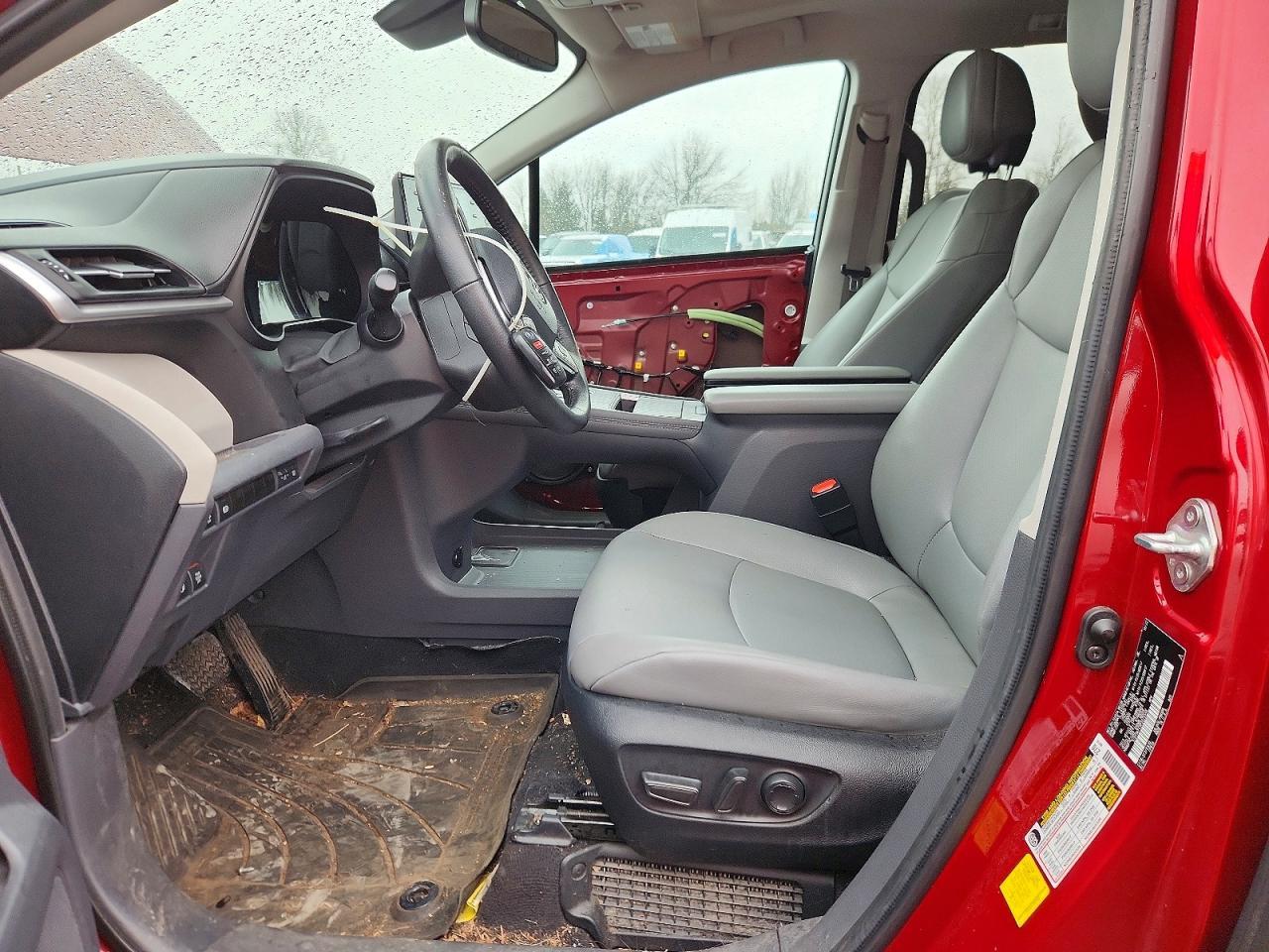 2023 TOYOTA SIENNA