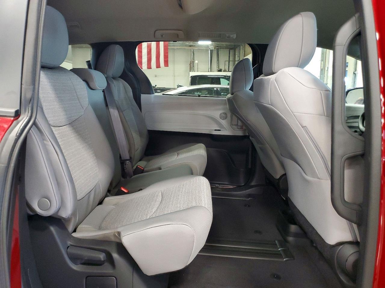 2025 TOYOTA SIENNA