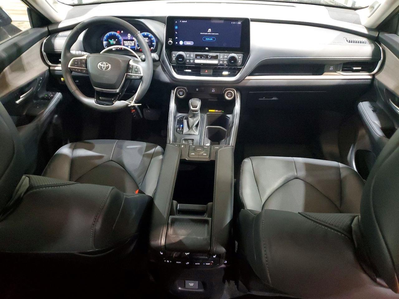 2026 TOYOTA HIGHLANDER