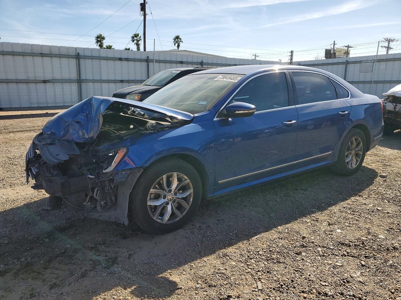 2017 VOLKSWAGEN Passat