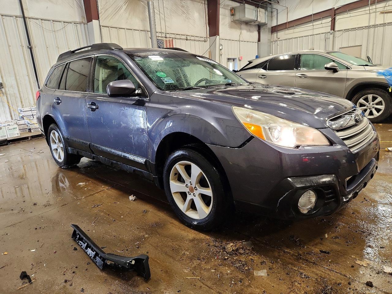 2014 SUBARU Outback