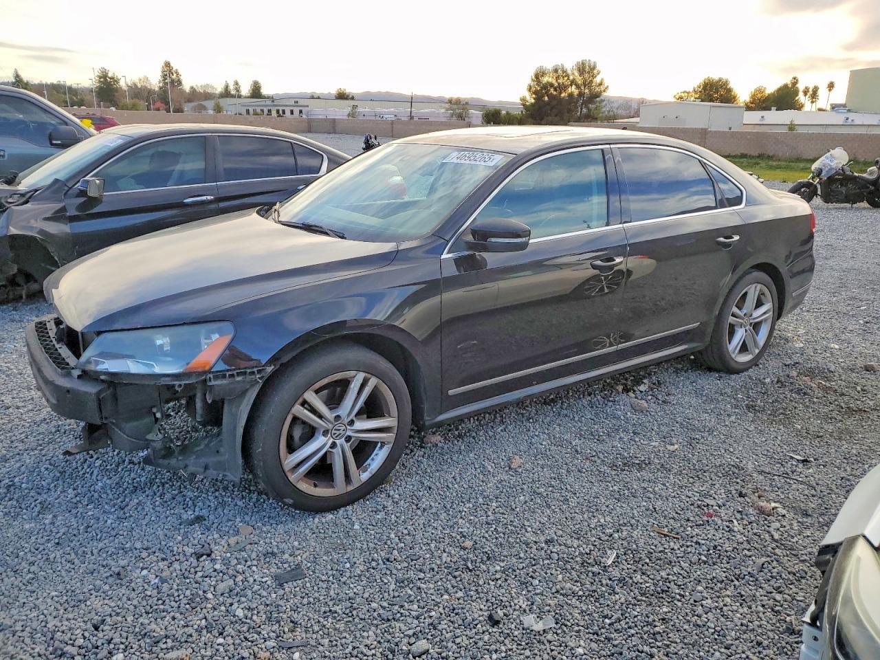 2014 VOLKSWAGEN Passat