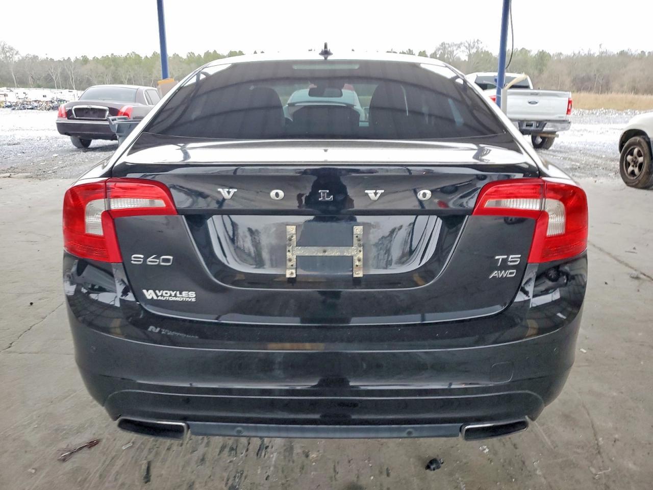 2015 VOLVO S60