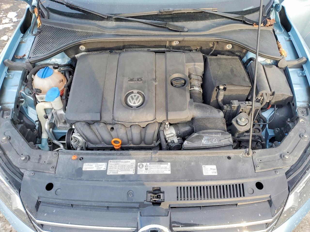 2012 VOLKSWAGEN Passat