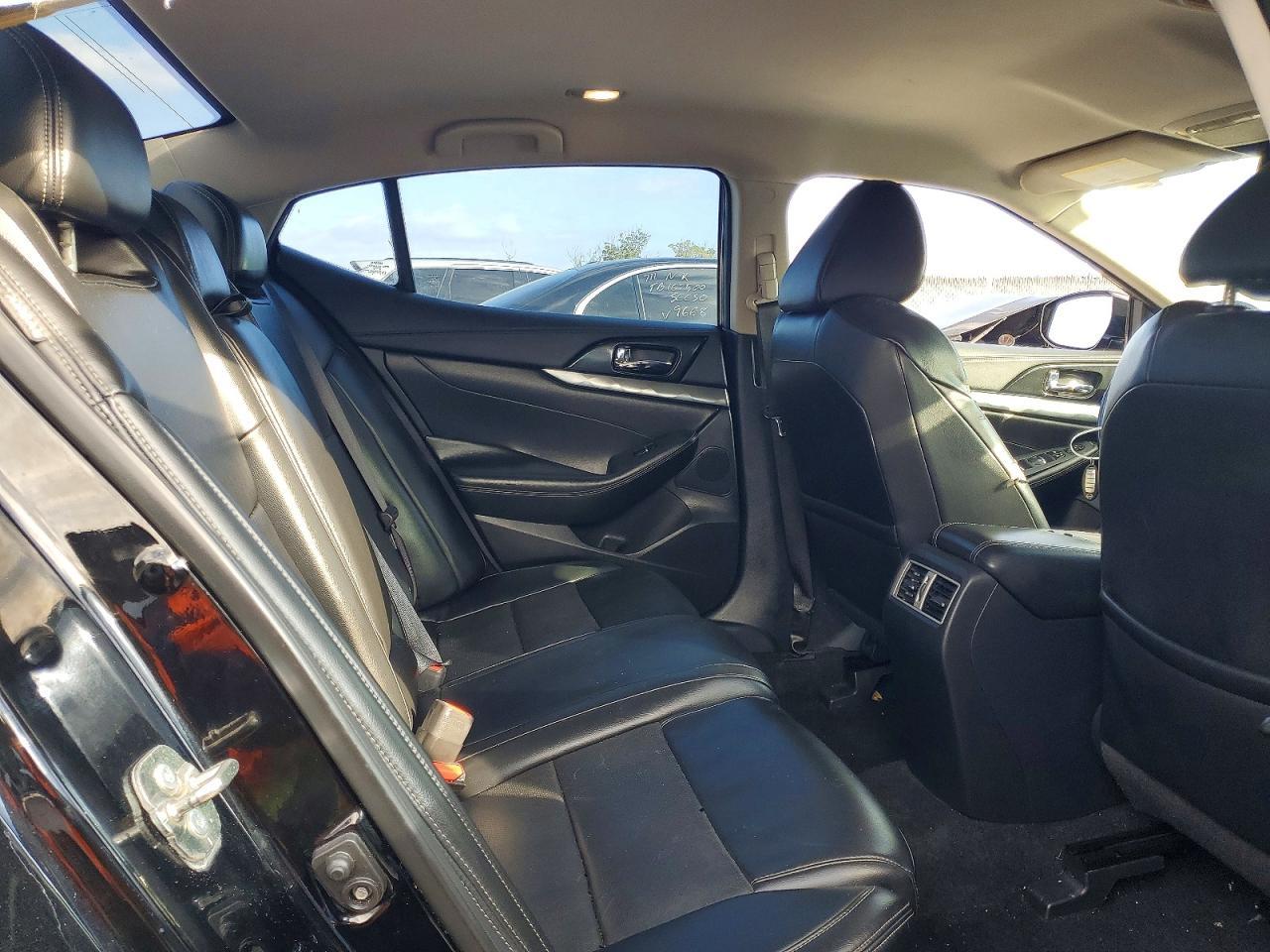 2019 NISSAN Maxima