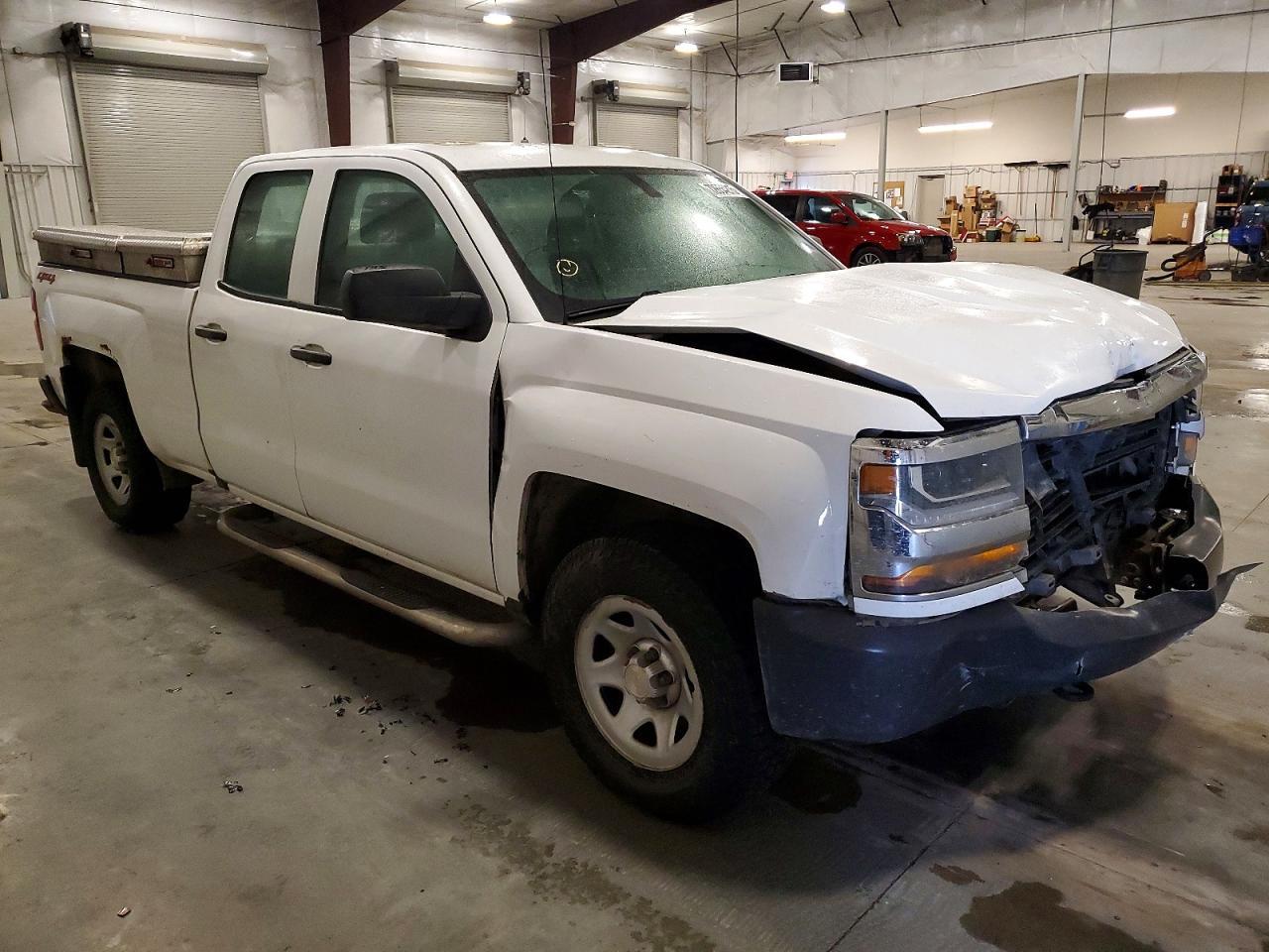 2018 CHEVROLET Silverado