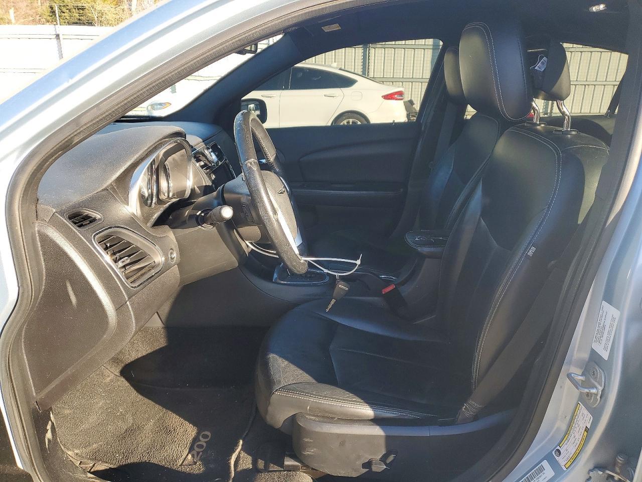 2012 CHRYSLER 200