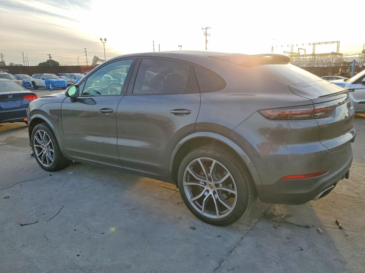 2021 PORSCHE CAYENNE