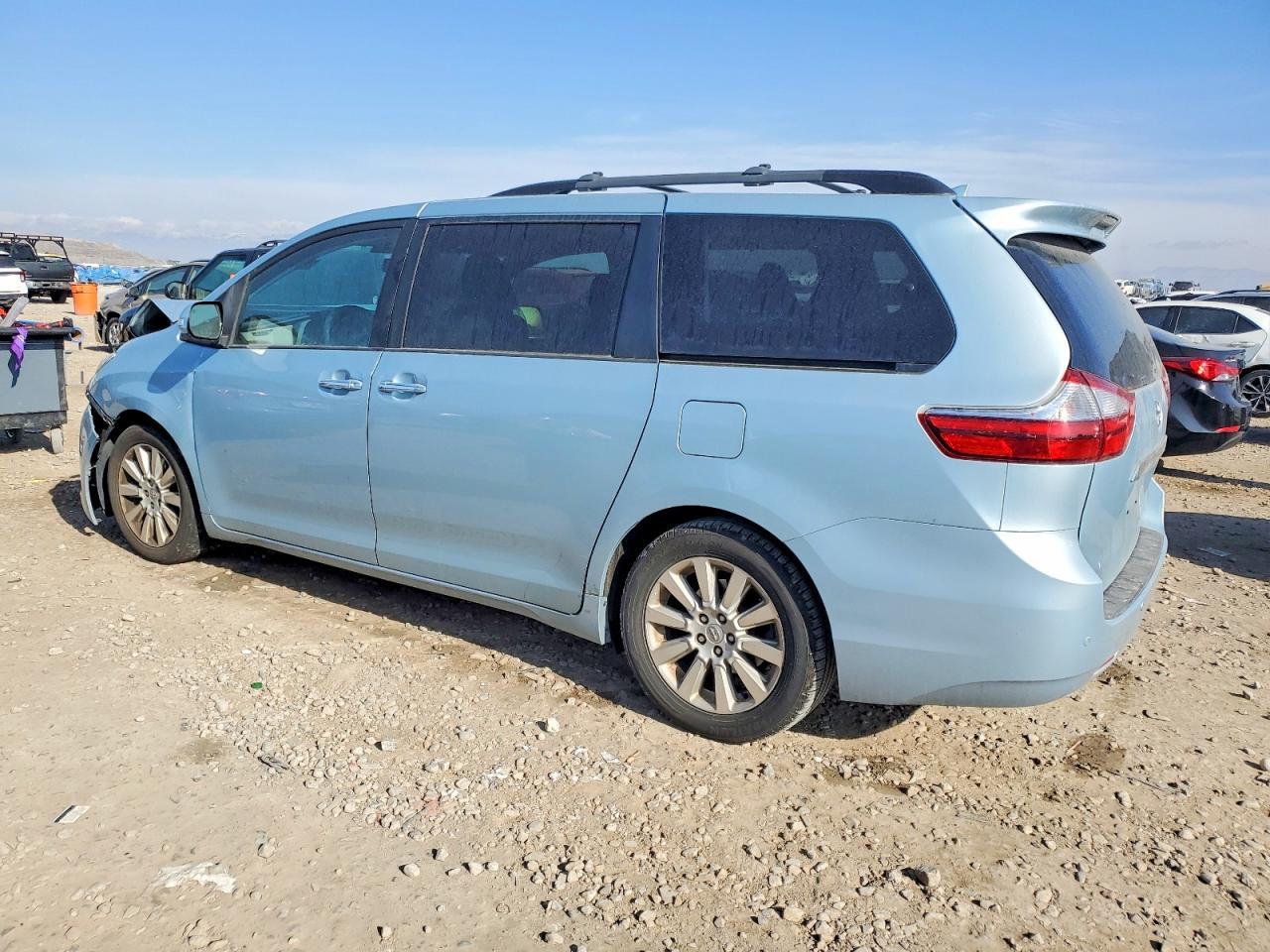 2015 TOYOTA SIENNA