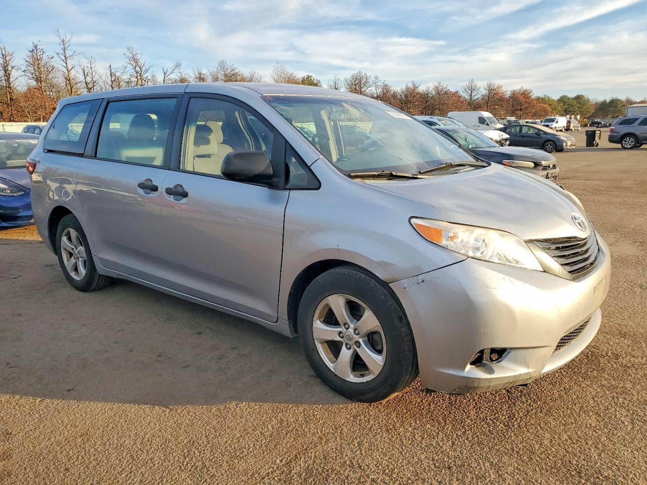 2015 TOYOTA SIENNA