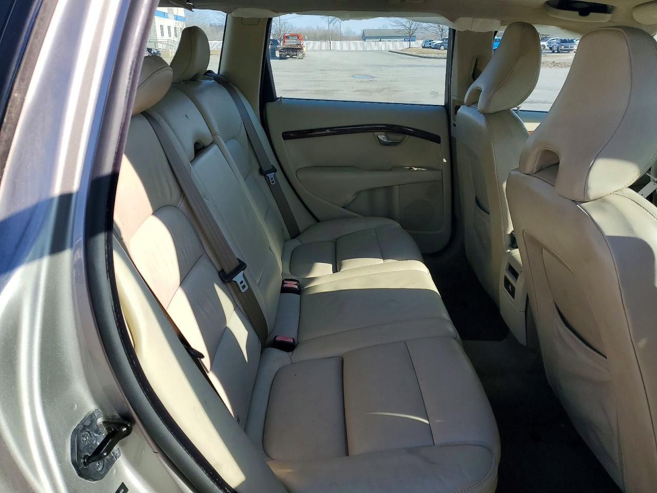 2008 VOLVO V70