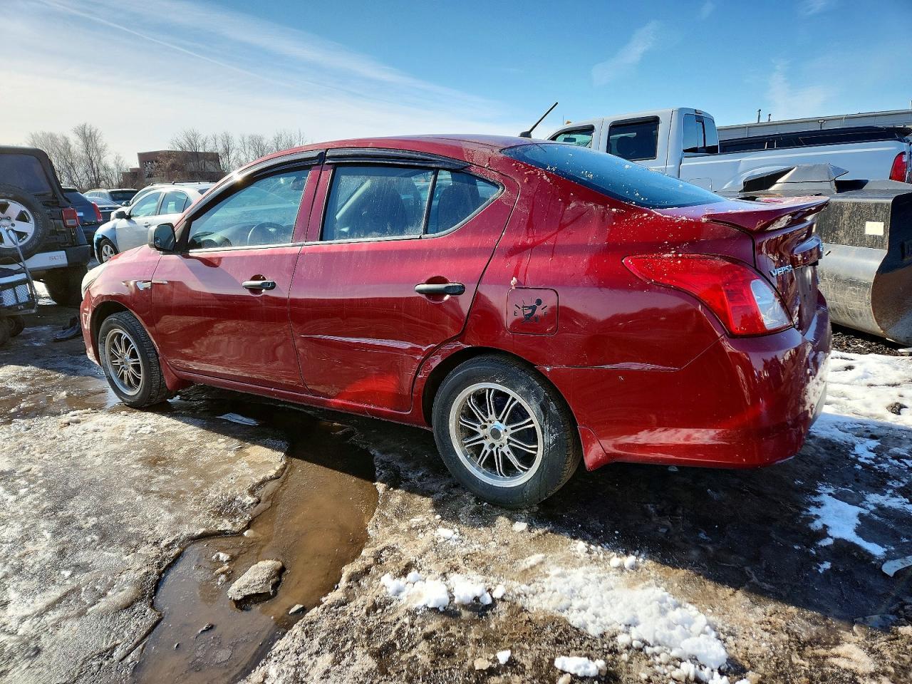 2015 NISSAN VERSA