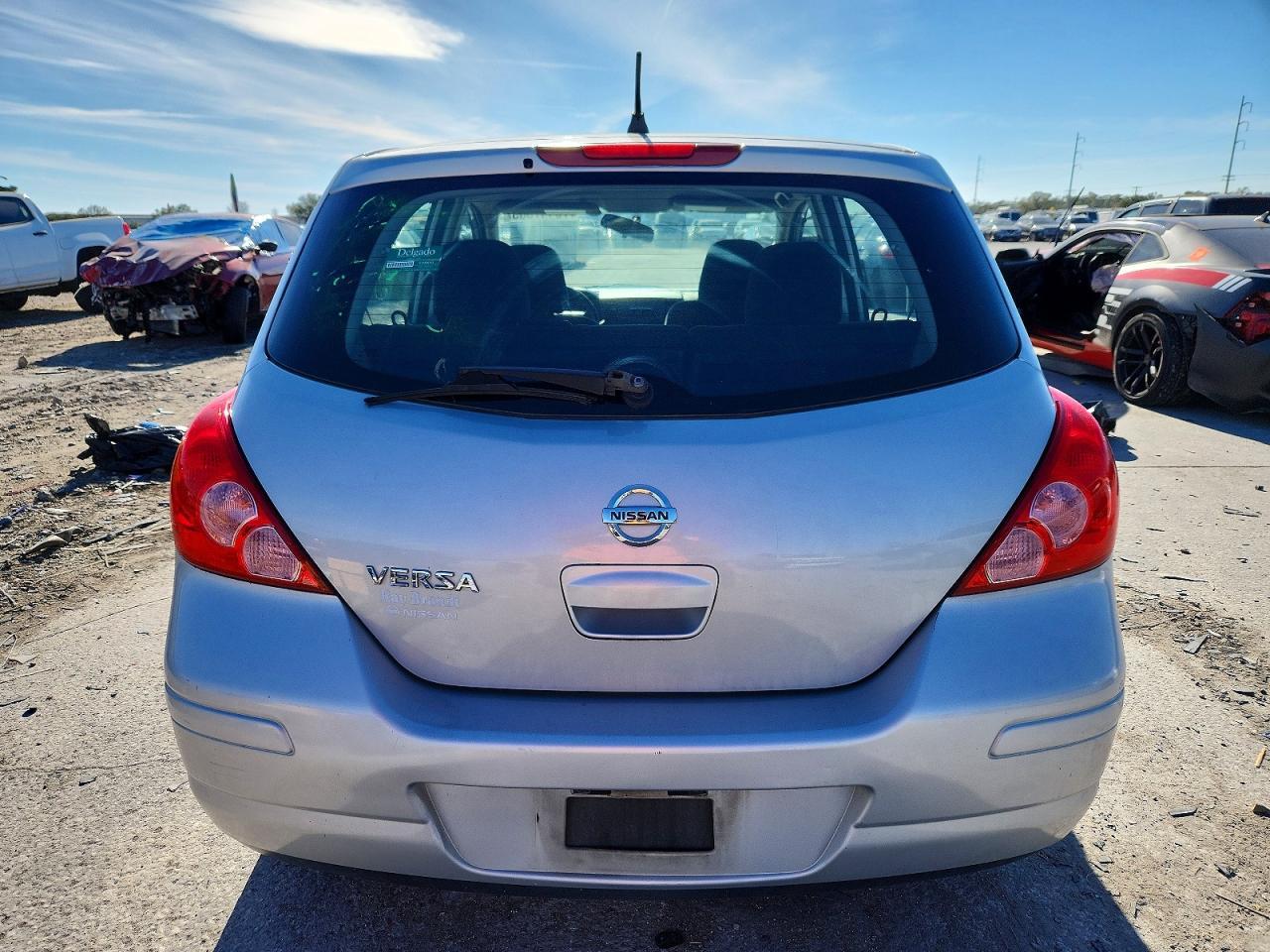 2012 NISSAN VERSA