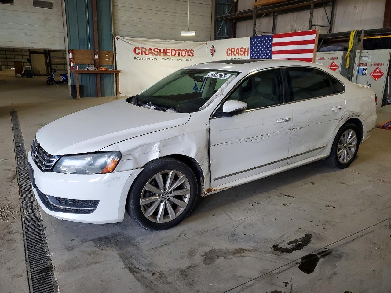 2012 VOLKSWAGEN Passat