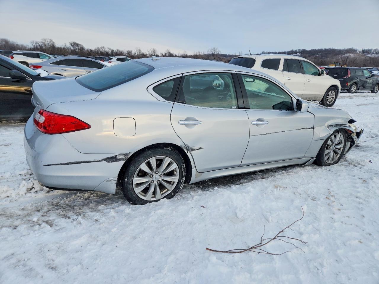 2011 INFINITI M37