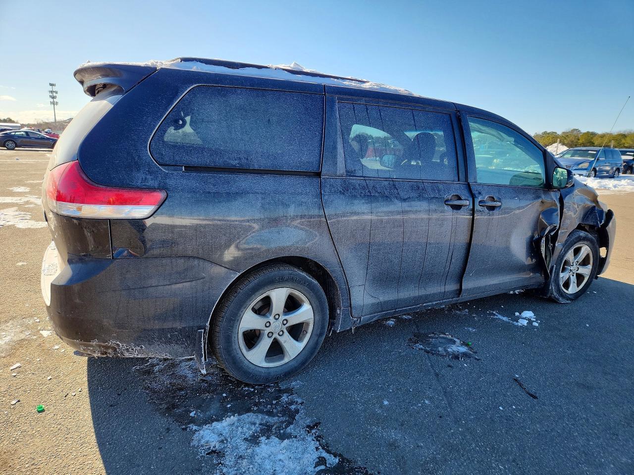 2013 TOYOTA SIENNA