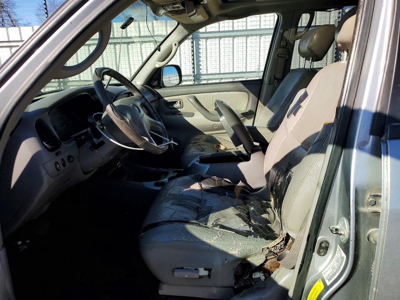 2002 TOYOTA Sequoia