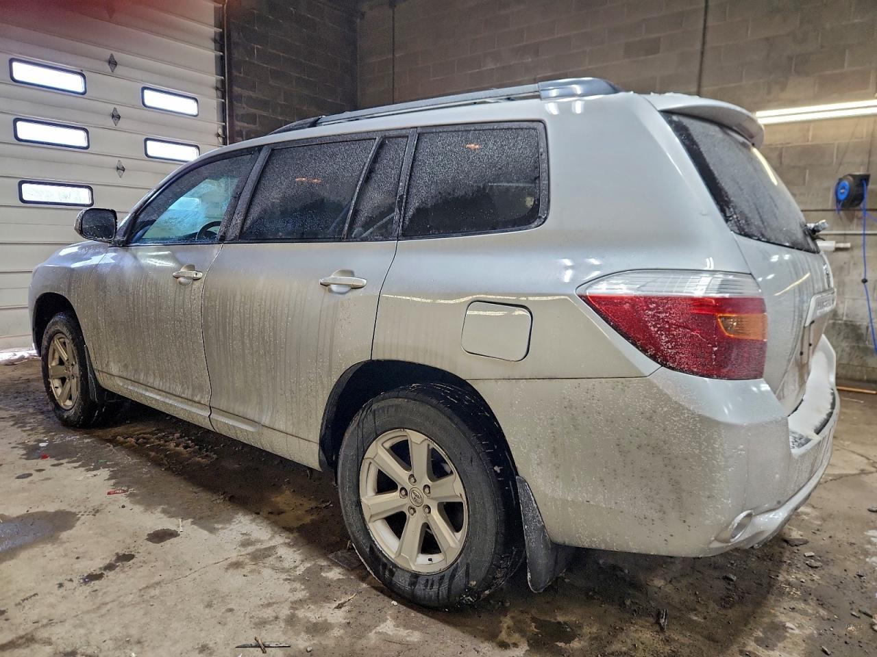 2010 TOYOTA HIGHLANDER