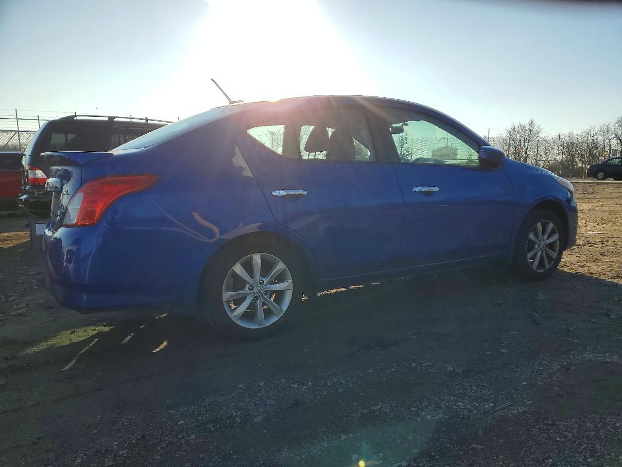 2015 NISSAN VERSA