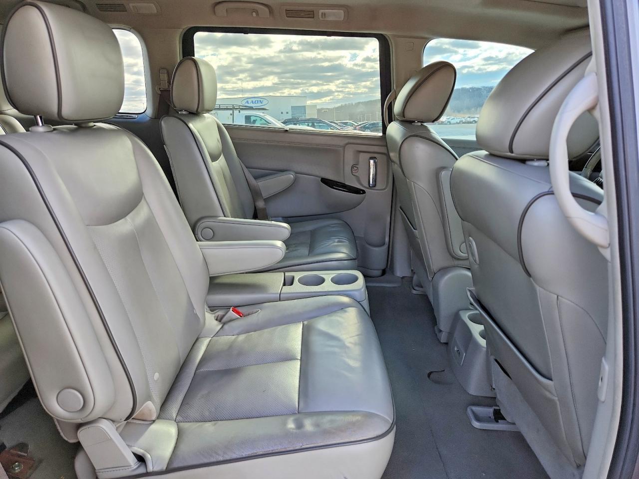 2012 NISSAN Quest
