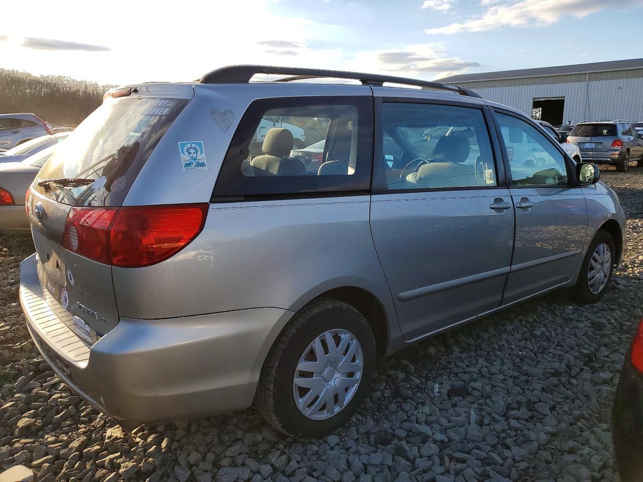 2006 TOYOTA SIENNA