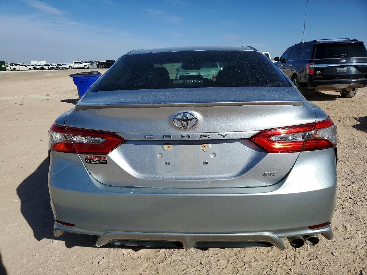 2018 TOYOTA CAMRY