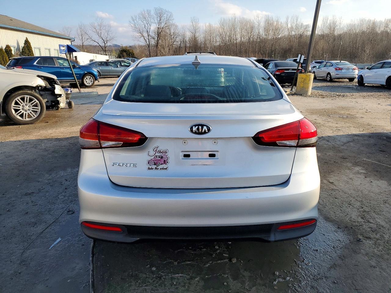 2017 KIA FORTE