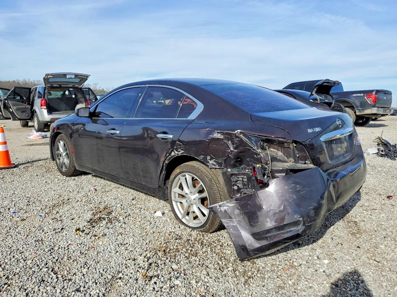 2014 NISSAN Maxima