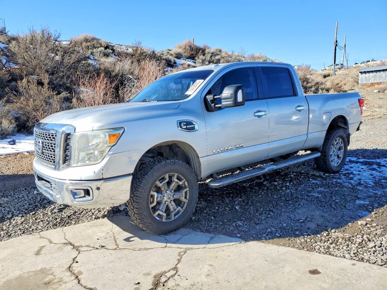 2016 NISSAN Titan