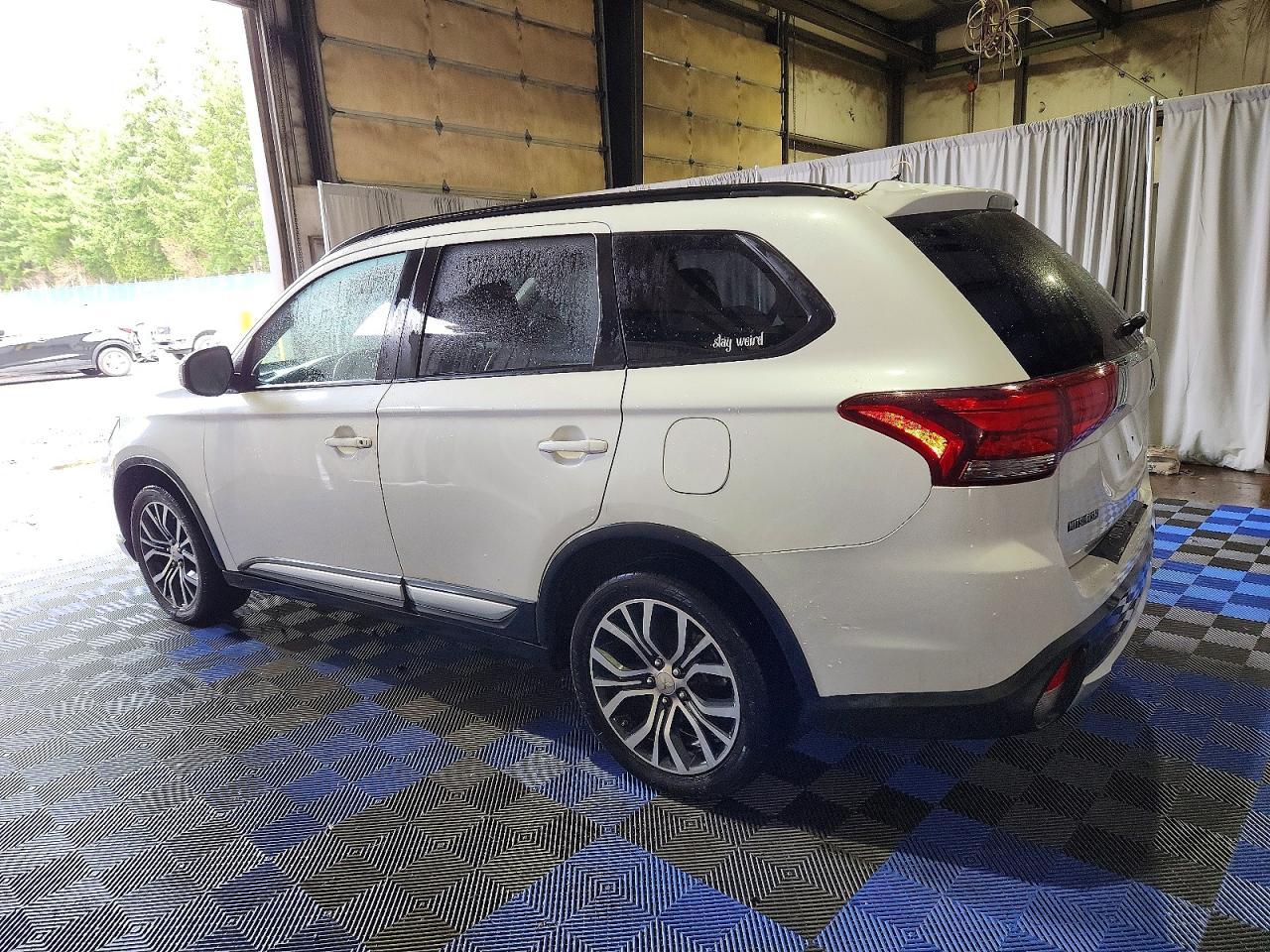 2016 MITSUBISHI outlander