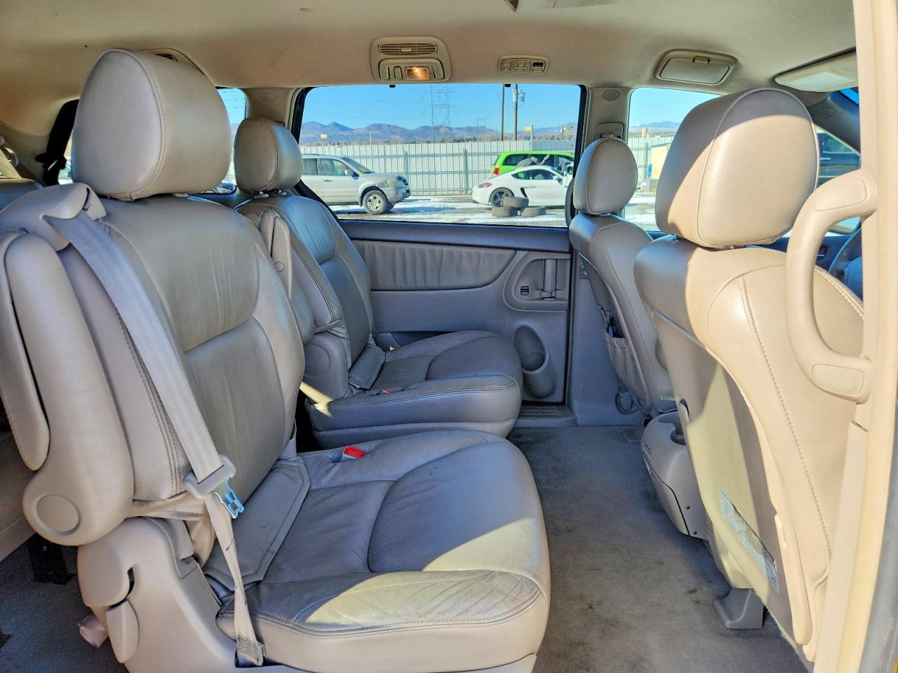 2004 TOYOTA SIENNA
