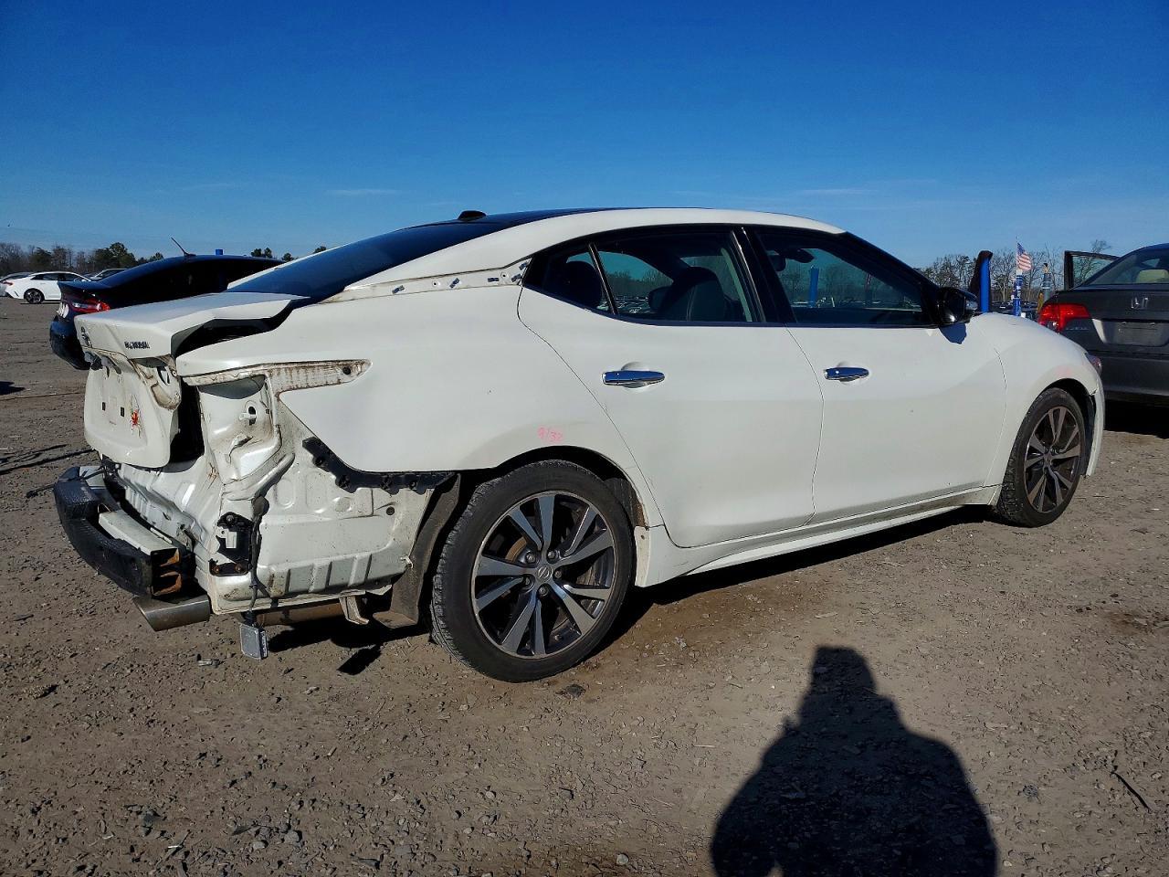 2016 NISSAN Maxima