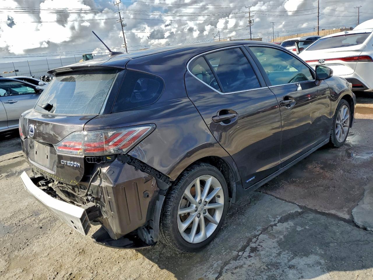 2013 LEXUS CT 200