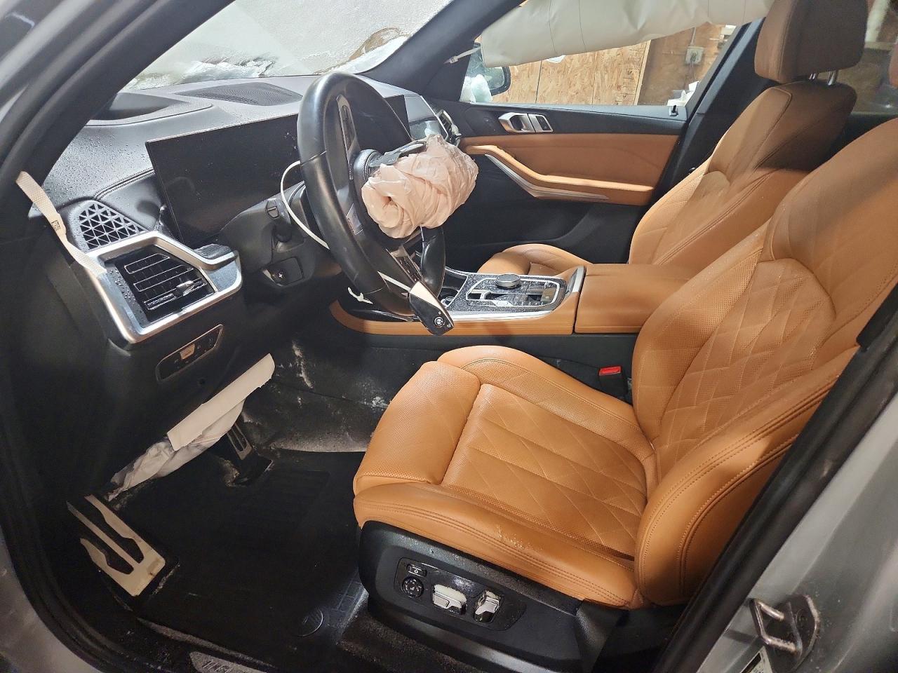 2023 BMW X7