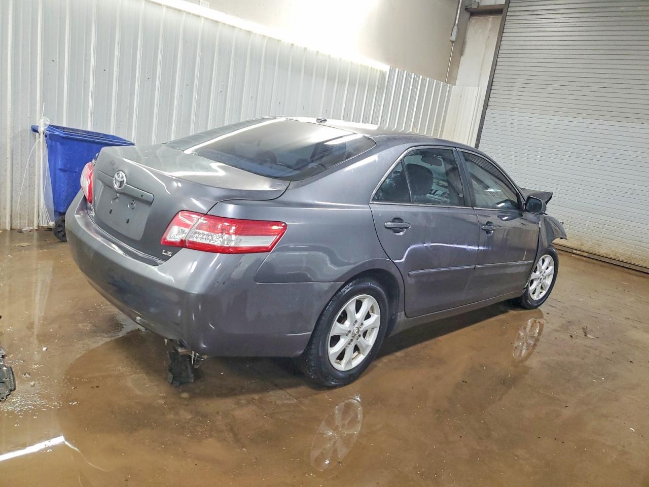 2011 TOYOTA CAMRY
