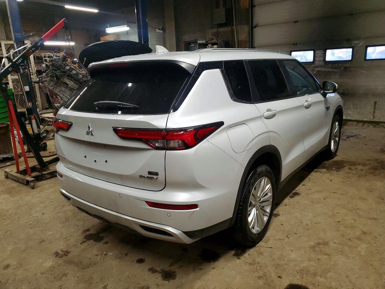 2025 MITSUBISHI outlander