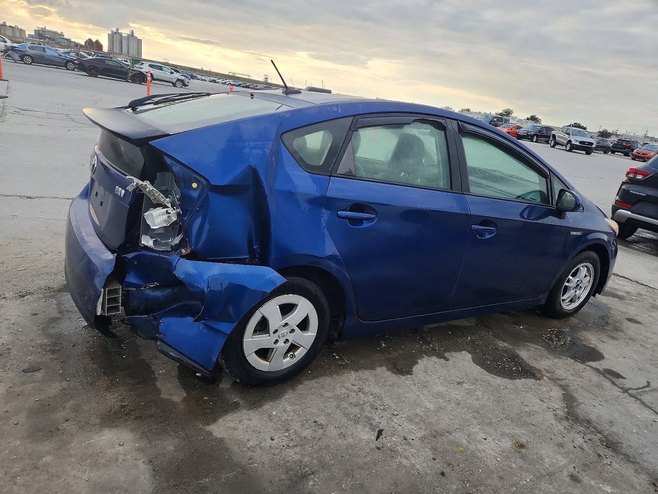 2011 TOYOTA PRIUS