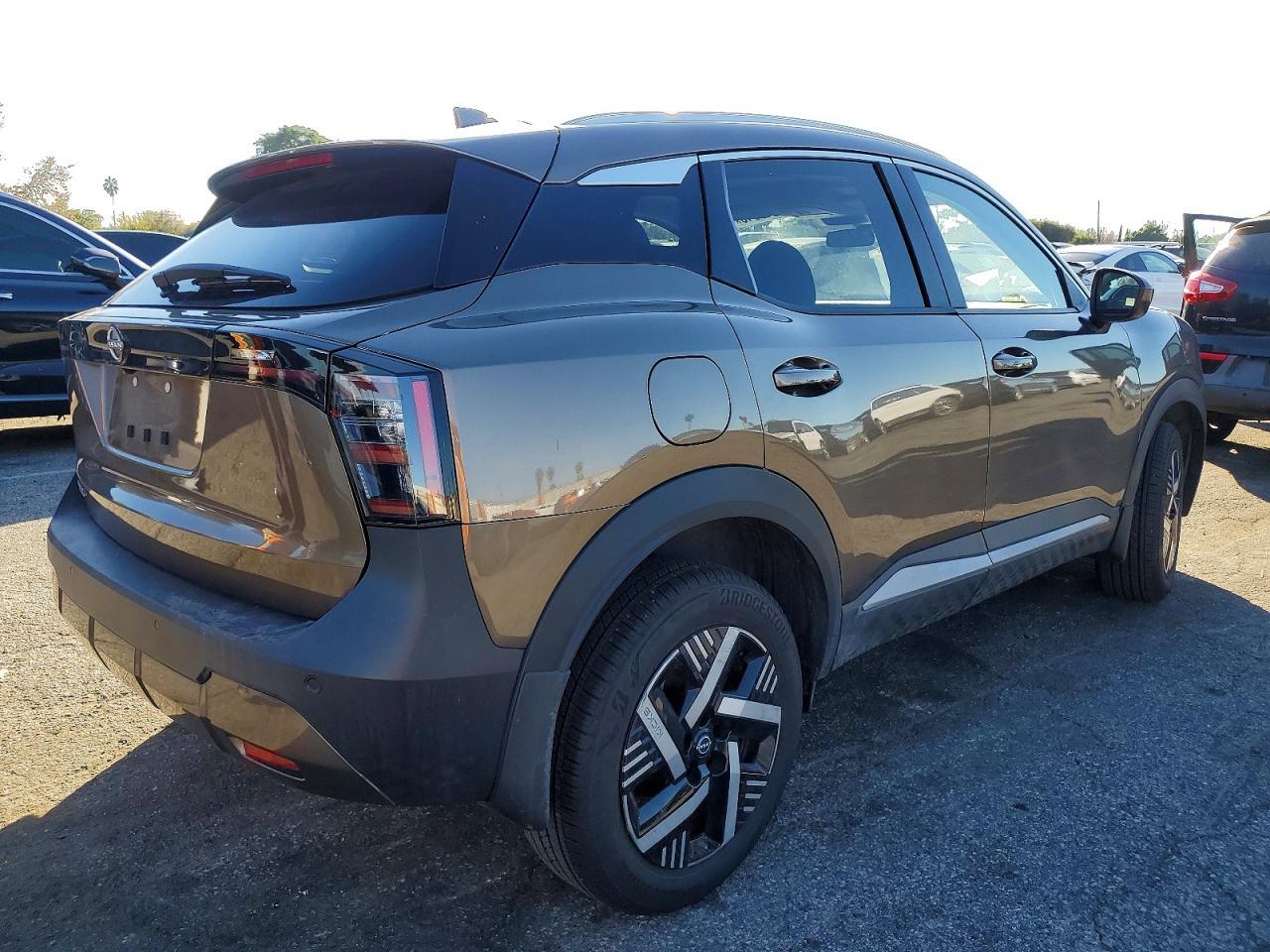 2025 NISSAN KICKS
