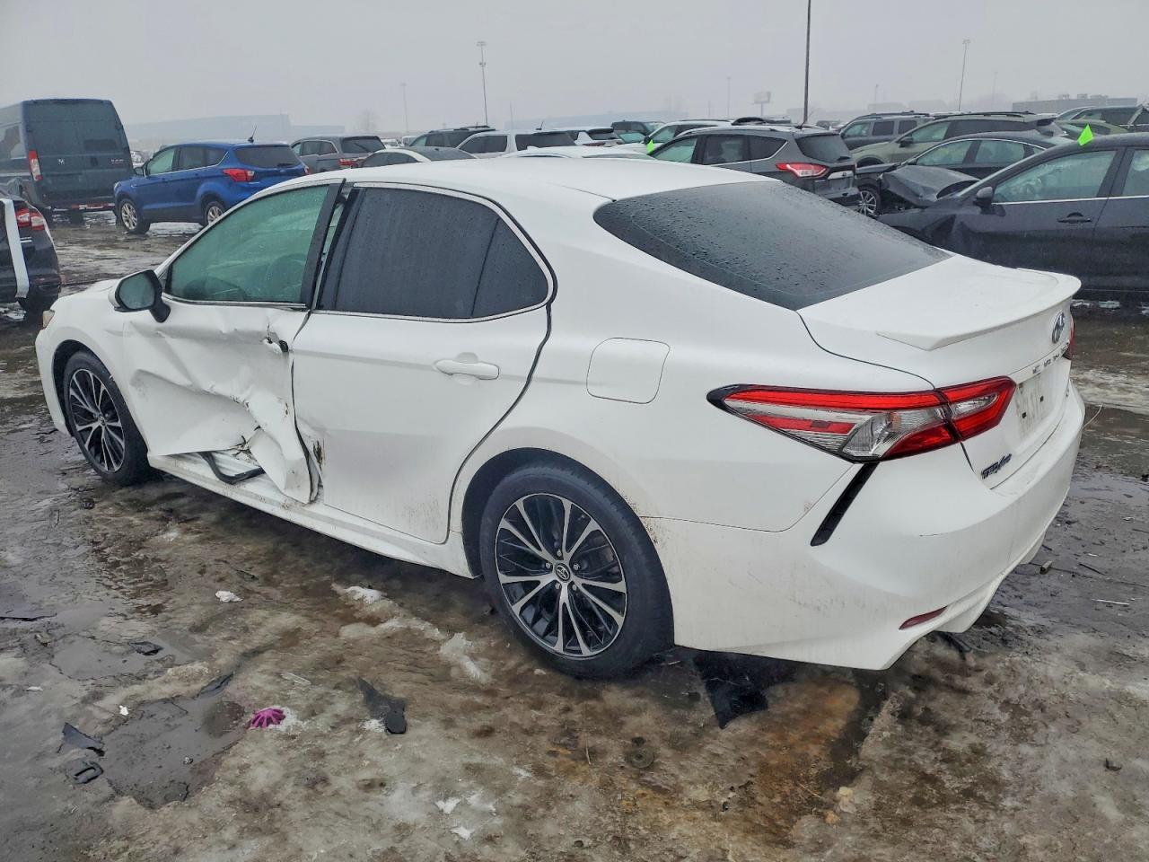 2018 TOYOTA CAMRY
