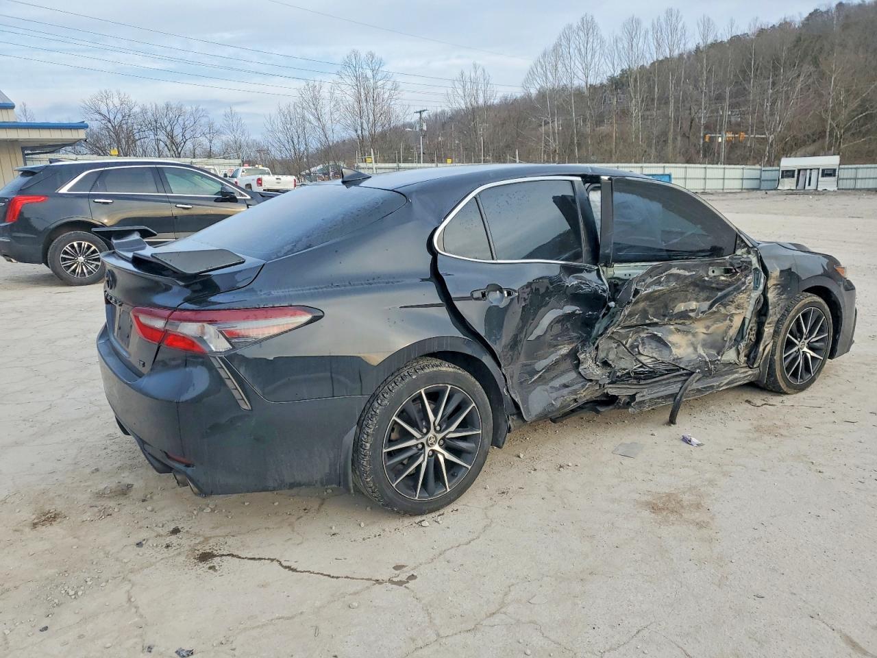 2022 TOYOTA CAMRY
