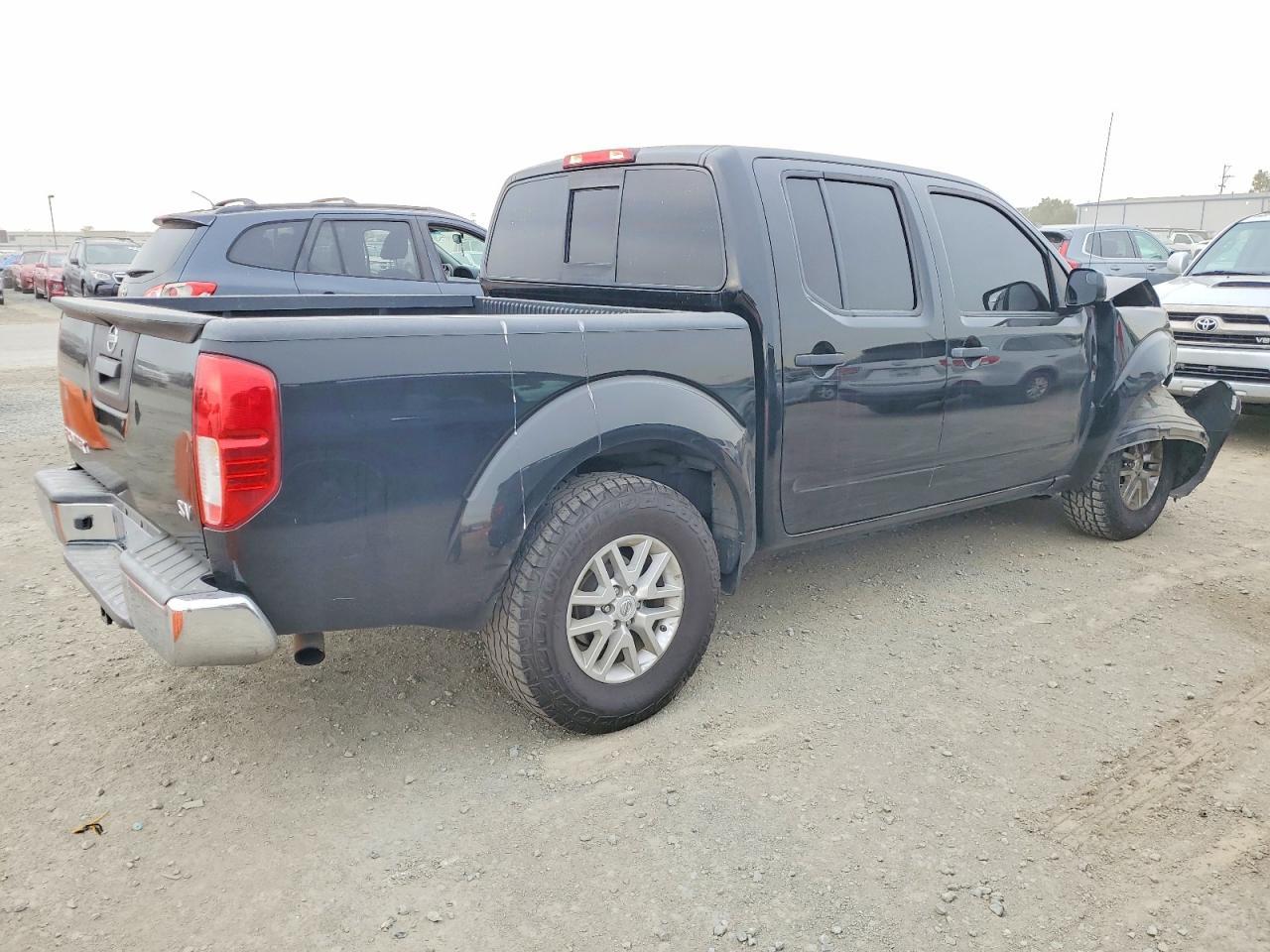 2017 NISSAN Frontier